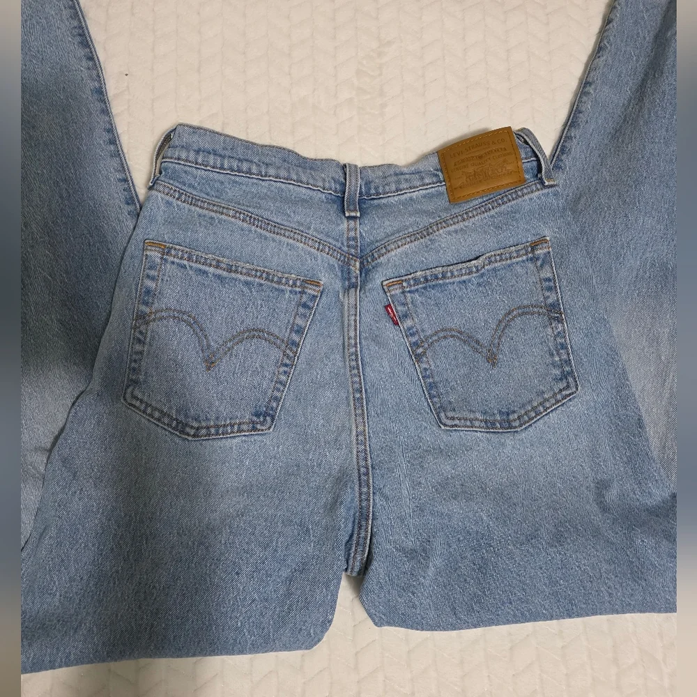 Levi's Straight Ribcage Jeans - Picture 7 of 7